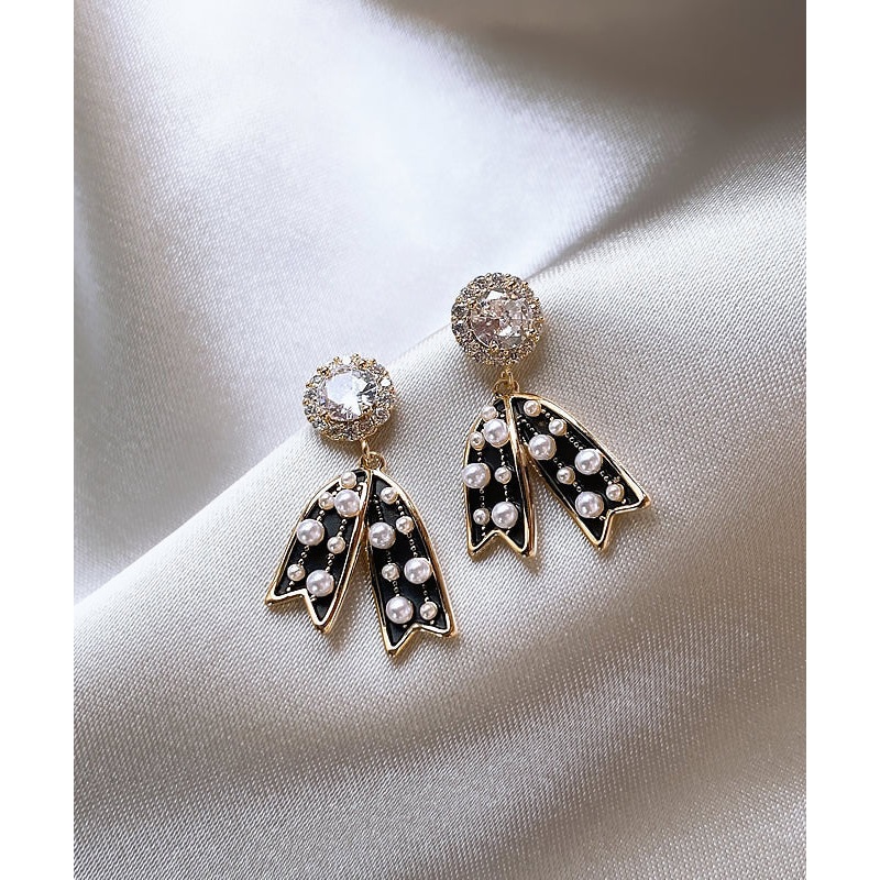 Vogue Black Copper Alloy Bow Pearl Drop Earrings