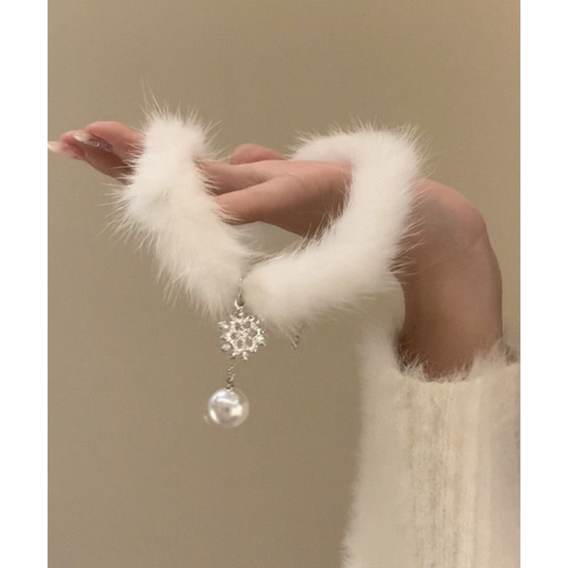 Classy White Alloy Snowflake Zircon Feathers Pearl Tassel Christmas Pendant Necklace