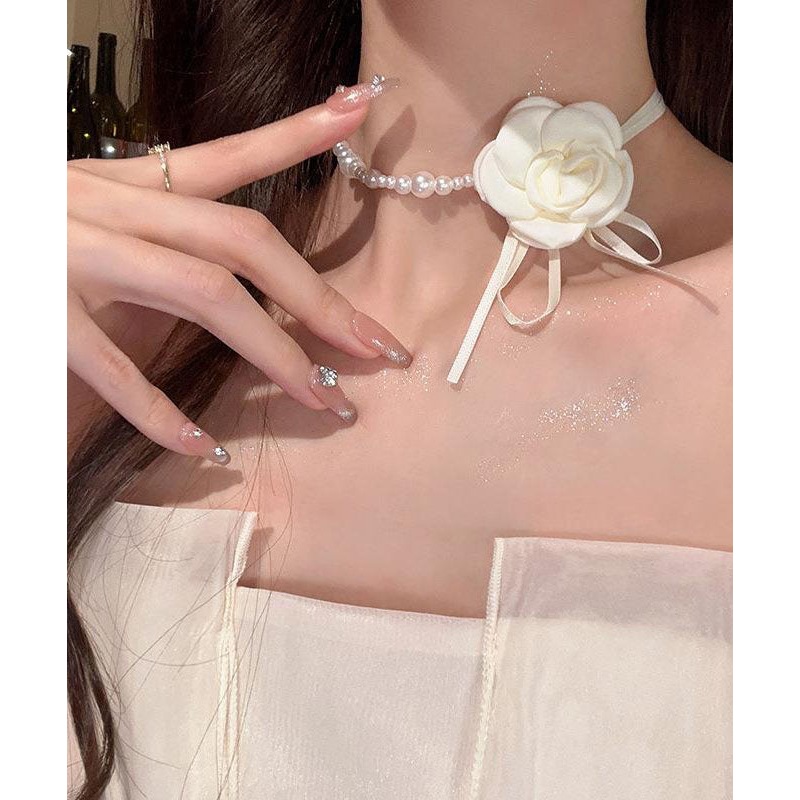 Vogue White Cloth Asymmetrical Pearl Camellia Flower Pendant Necklace