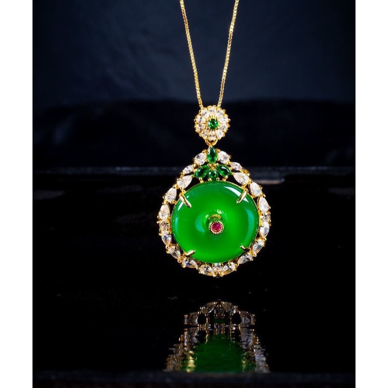 Style Gold Green Agate Zircon Circular Pendant Necklace
