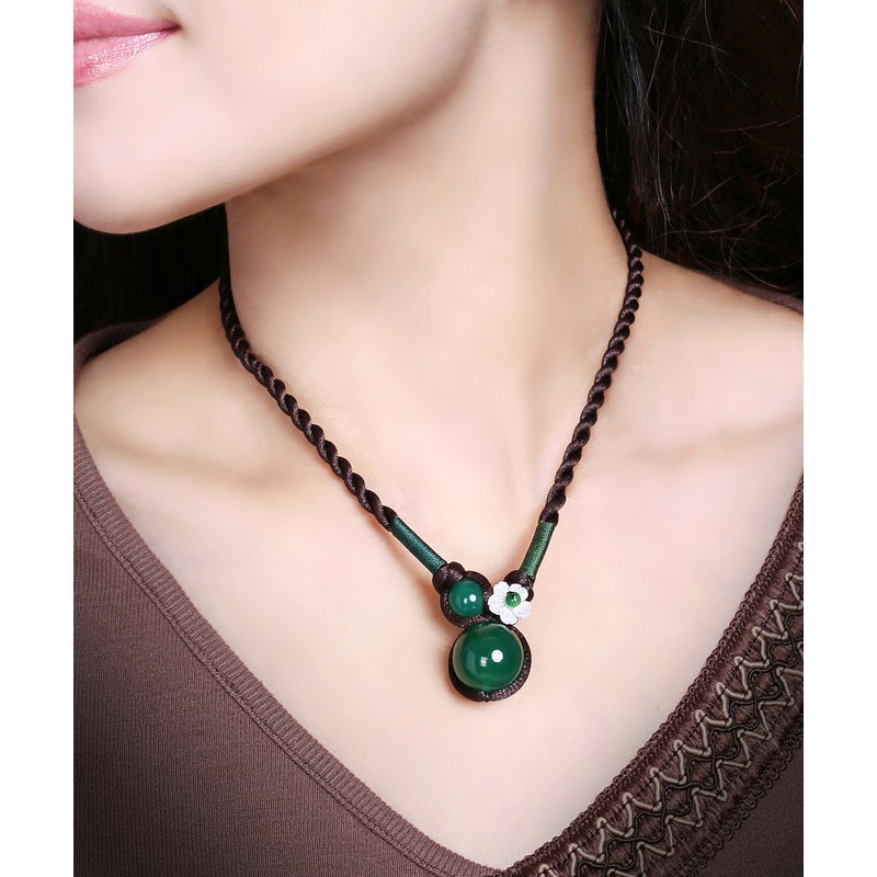 Boutique Blackish Green Agate Shell Flower Pendant Necklace