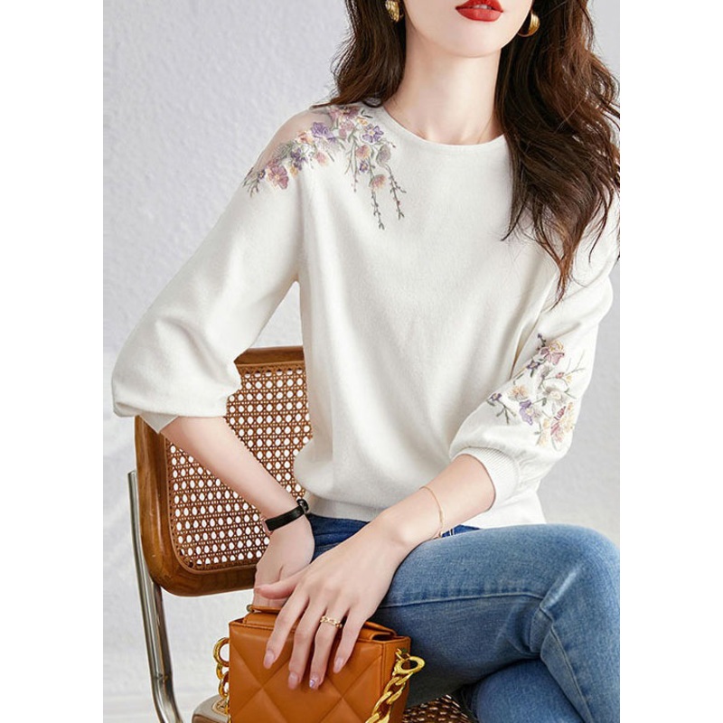 French White O-Neck Embroideried Versatile Knit Top Fall