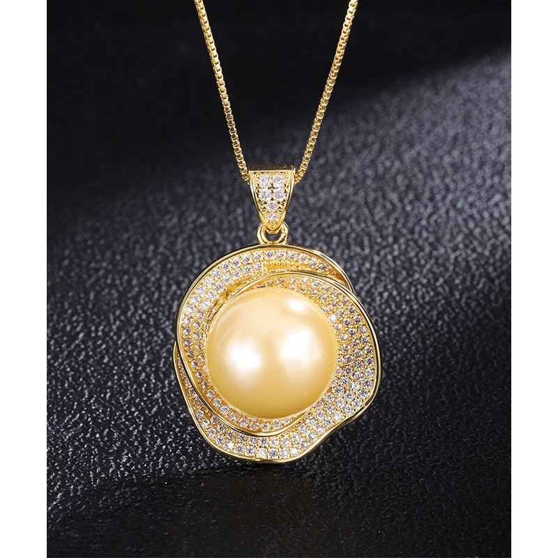 Regular Yellow 18k Gold Zircon Shell Beads Rose Pendant Necklace